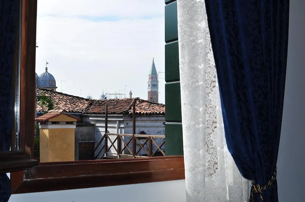 Bed & Breakfast B&B La Terrazza Dei Miracoli Benátky Itálie